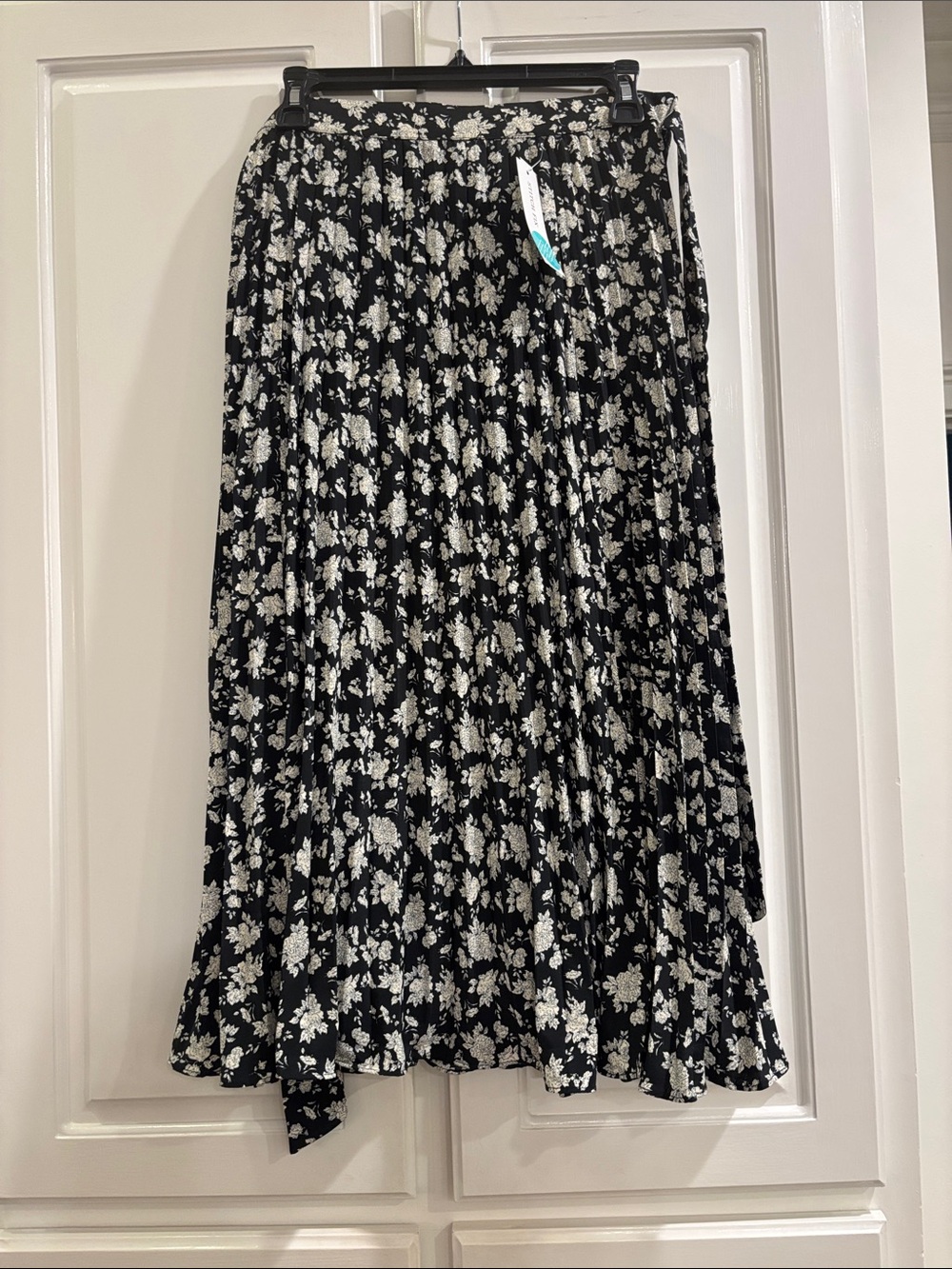 Skies Are Blue Black Pleated Floral Midi Skirt NWT from Stitch Fix
